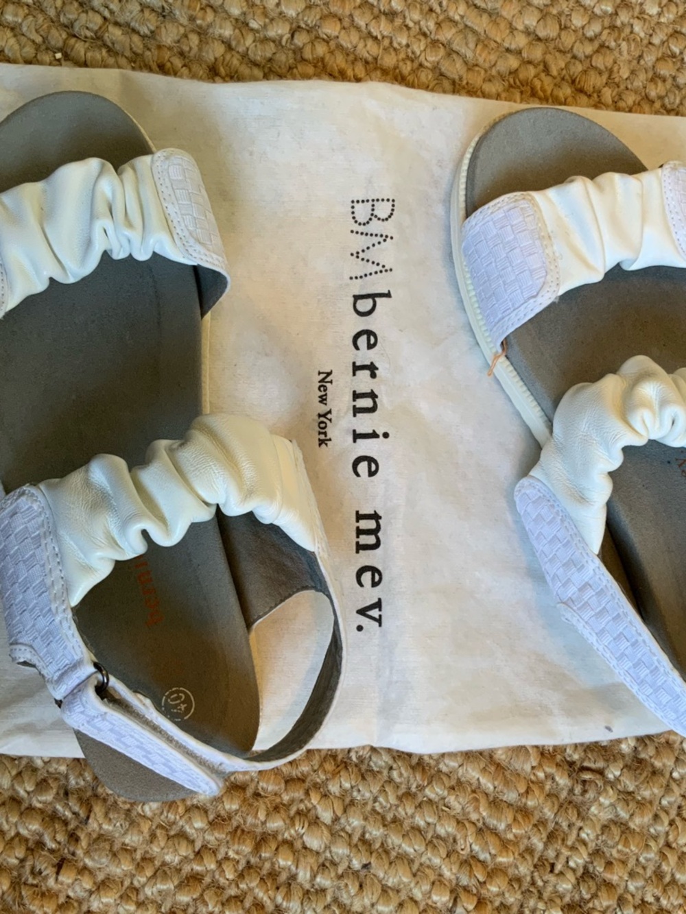Bernie Mev.New York. Women’s White Ruched Strap Sandals Adjustable Back. US SZ 9